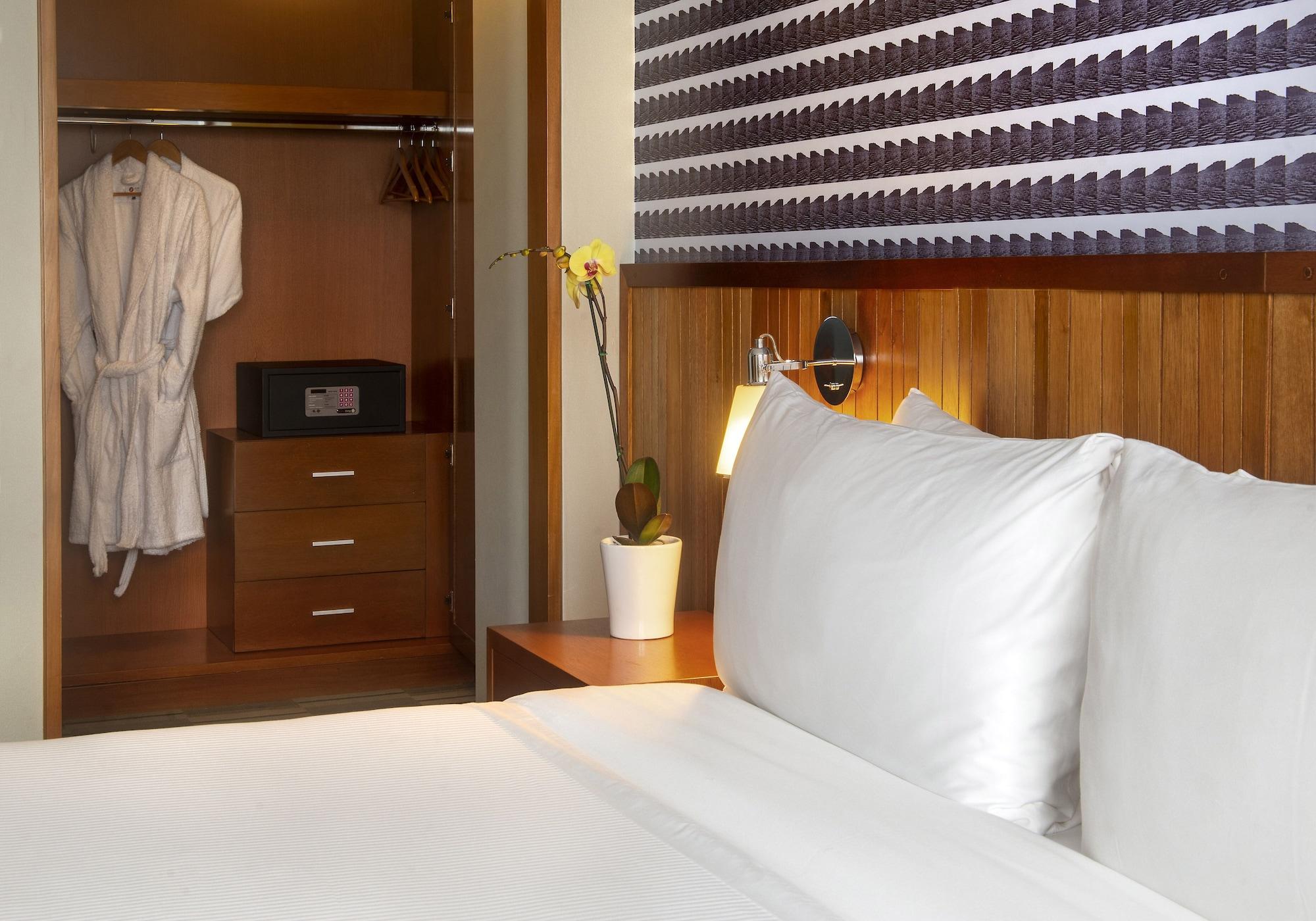 Exe Miraflores Hotel 4*